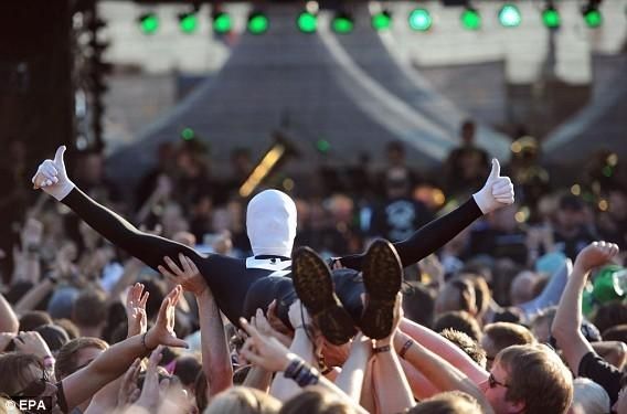 Crowd, People, Social group, Hand, Audience, Celebrating, Fan, Cheering, Public event, Gesture, 