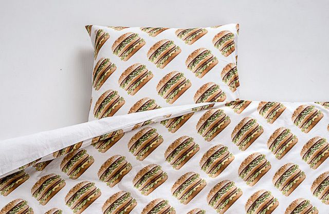 Textile, Pattern, Pillow, Linens, Bedding, Cushion, Throw pillow, Bed sheet, Bedroom, Bed, 