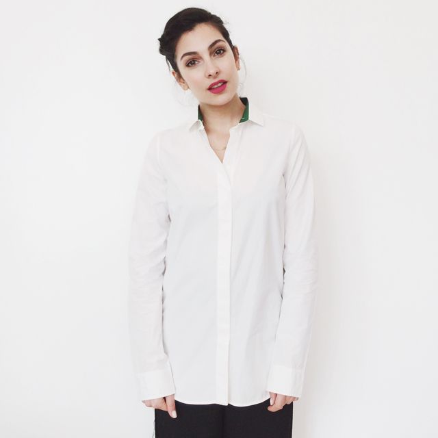 Lip, Product, Collar, Sleeve, Shoulder, Standing, Joint, White, Style, Dress shirt, 