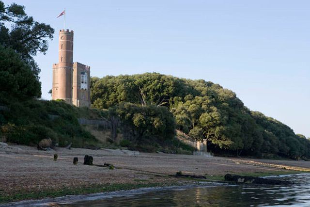 Coastal and oceanic landforms, Bank, Hill, Tower, Coast, Shore, Terrain, River, Promontory, Beach, 