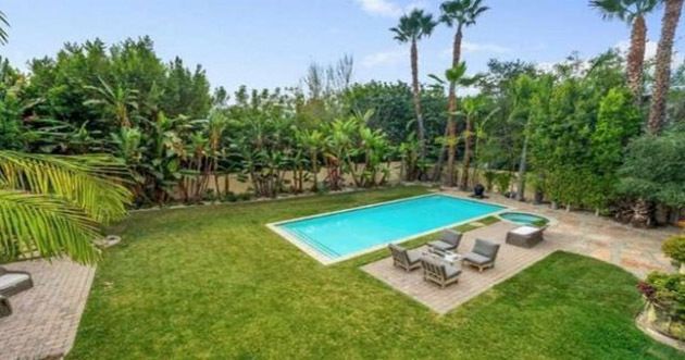 Nature, Grass, Swimming pool, Property, Real estate, Tree, Woody plant, Garden, Arecales, Aqua, 