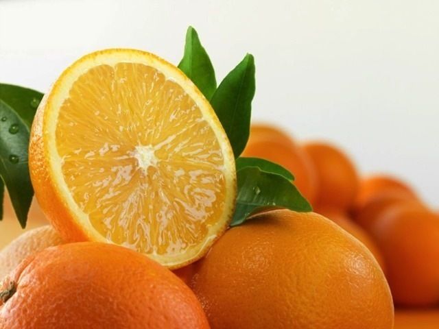 Orange, Fruit, Natural foods, Citrus, Ingredient, Food, Tangerine, Produce, Bitter orange, Amber, 
