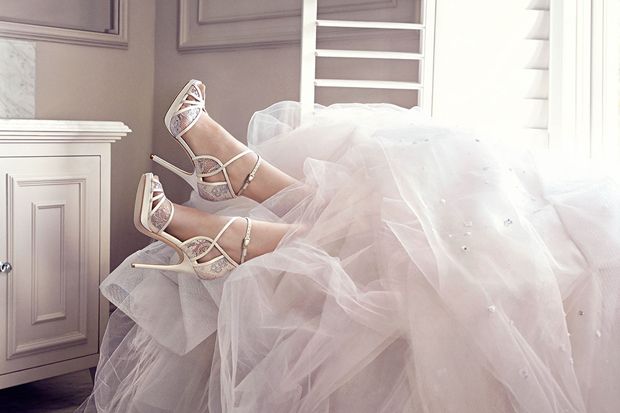Wood, Bridal accessory, Dress, Fixture, Wedding dress, Bridal clothing, Veil, Beige, Ivory, Bridal shoe, 