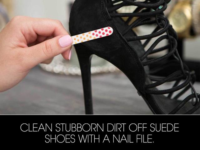 Finger, Shoe, High heels, Font, Basic pump, Sandal, Black, Foot, Synthetic rubber, Nail, 