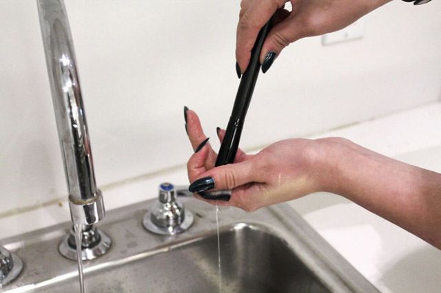 Finger, Fluid, Plumbing fixture, Nail, Glass, Tap, Sink, Liquid, Kitchen sink, Plumbing, 