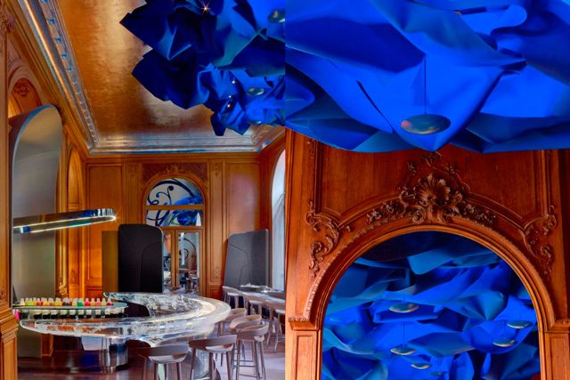Blue, Interior design, Majorelle blue, Electric blue, Cobalt blue, Ceiling, Interior design, Molding, Hall, Paint, 