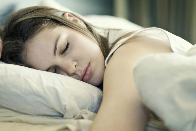 We-moeten-volgens-een-nieuw-onderzoek-twee-keer-per-dag-slapen