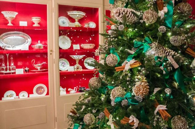 Event, Christmas decoration, Christmas ornament, Interior design, Holiday, Christmas tree, Holiday ornament, Christmas, Ornament, Christmas eve, 