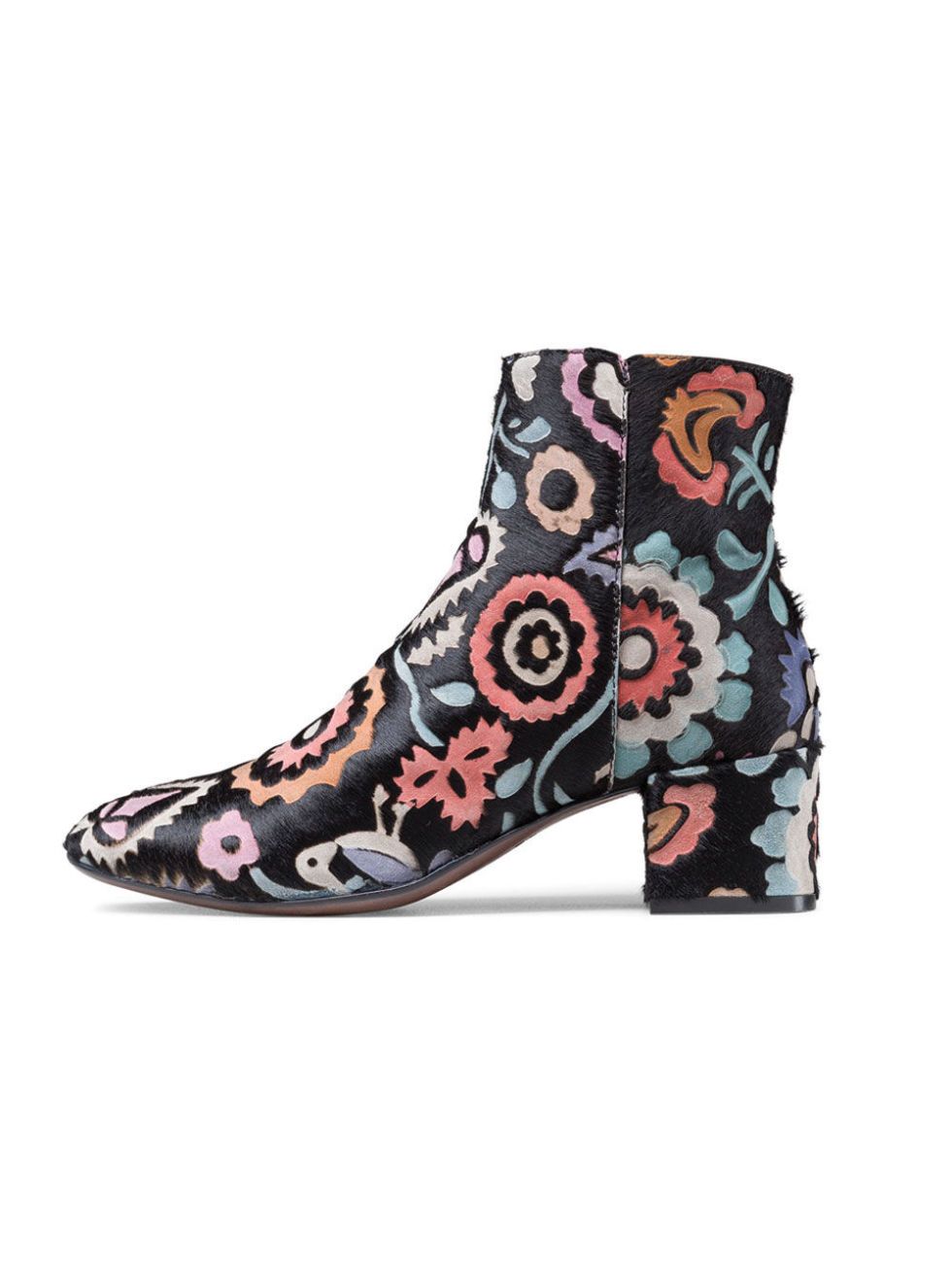Footwear, Boot, Pattern, Fashion, Synthetic rubber, Fashion design, 