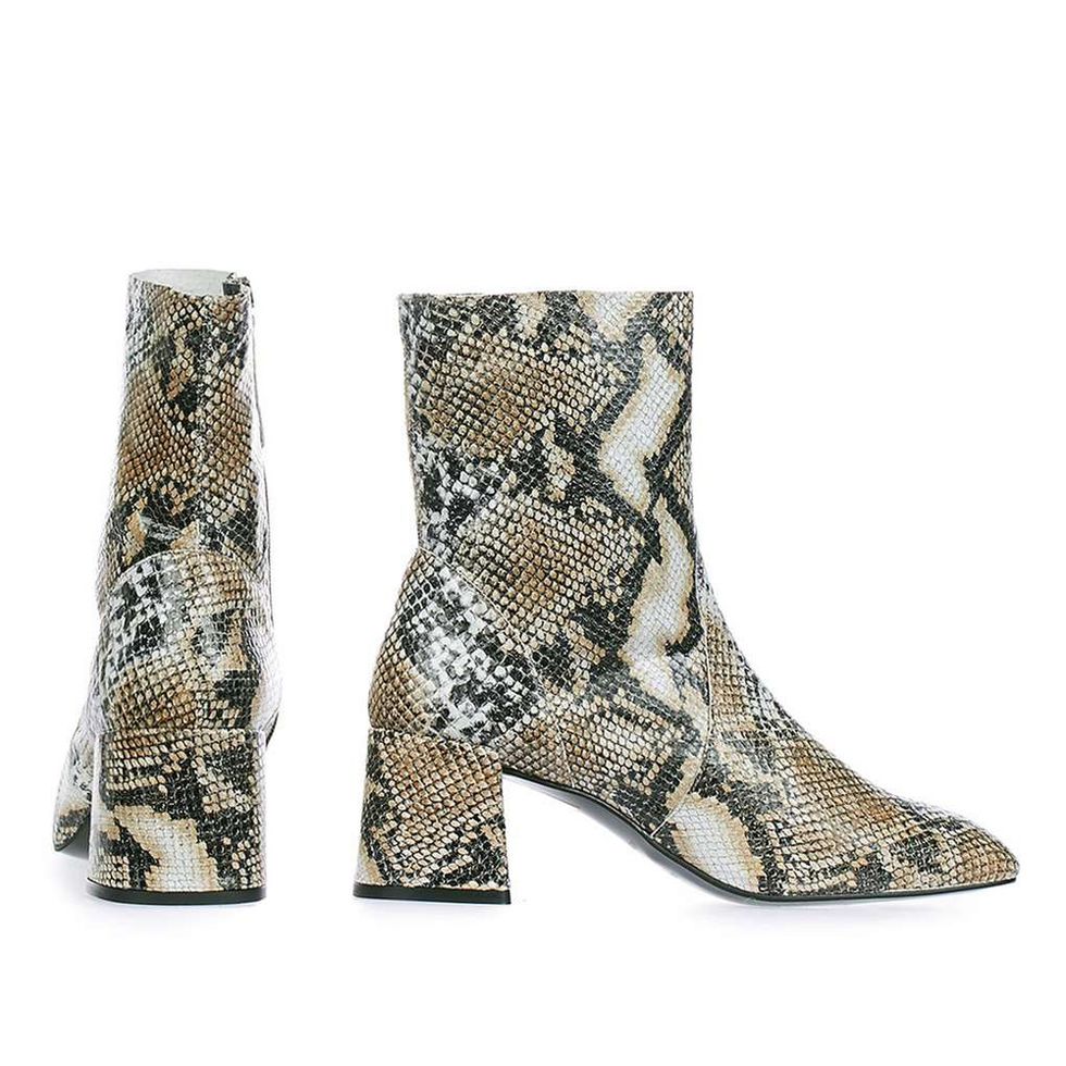 Pattern, Boot, Fashion, Beige, Design, Fashion design, Camouflage, Pattern, Synthetic rubber, Foot, 