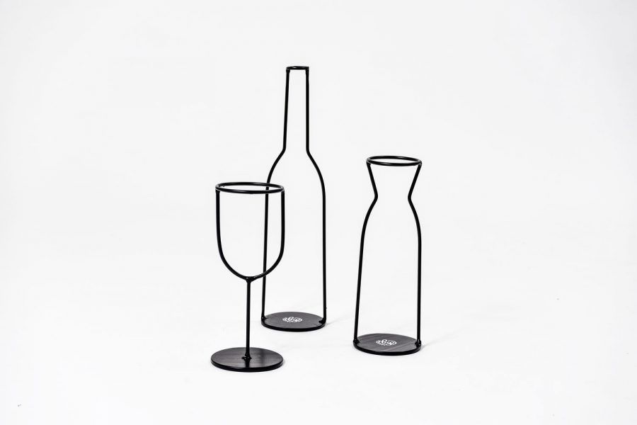 Drinkware, Glass, Barware, Line, Bottle, Stemware, Tableware, Wine glass, Drink, Transparent material, 