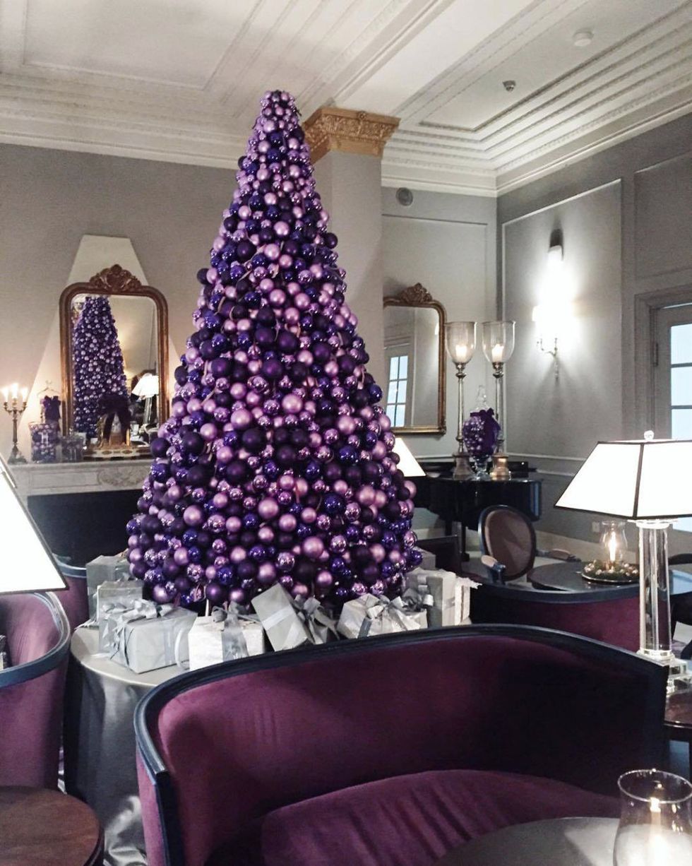 Christmas tree, Christmas decoration, Purple, Violet, Room, Tree, Property, Living room, Interior design, Christmas, 