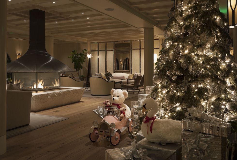 Tree, Christmas, Lighting, Christmas tree, Room, Home, Christmas decoration, Interior design, Living room, Christmas lights, 