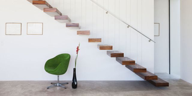 Stairs, Floor, Wall, Flooring, Line, Hardwood, Handrail, Wood stain, Parallel, Material property, 