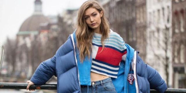 Clothing, Sleeve, Jacket, Textile, Denim, Outerwear, Style, Street fashion, Electric blue, Fashion, 