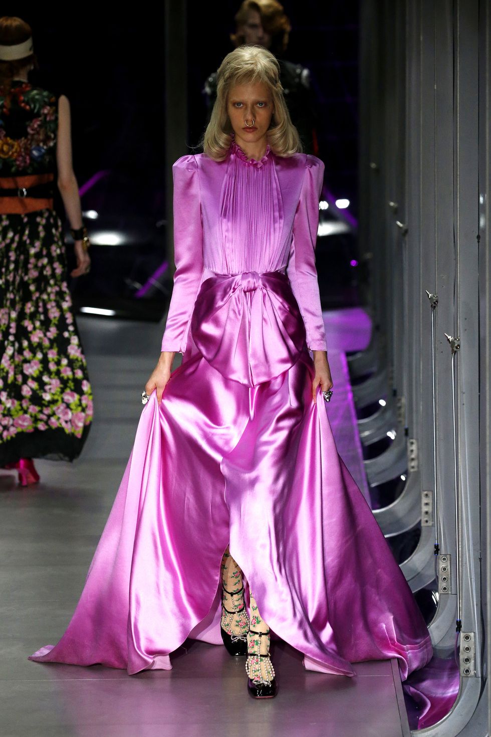 Purple, Fashion show, Magenta, Pink, Formal wear, Style, Dress, Violet, Fashion model, Runway, 