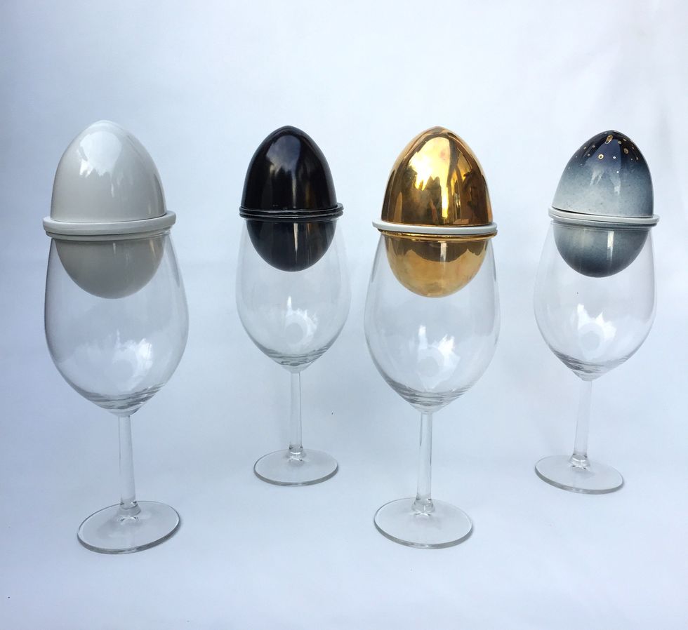 Glass, Reflection, White, Stemware, Drinkware, Grey, Barware, Transparent material, Champagne stemware, Serveware, 