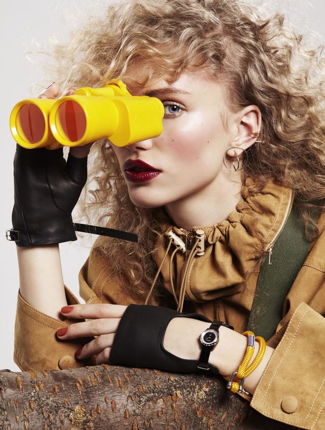 Yellow, Binoculars, Blond, Photography, Glove, Photo shoot, Ear, 