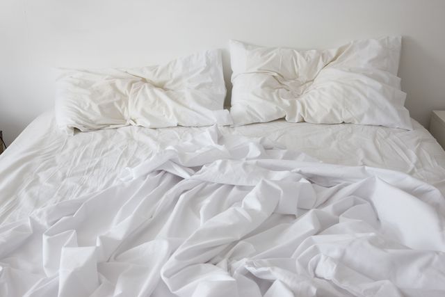 Bedding, White, Bed sheet, Textile, Duvet cover, Furniture, Duvet, Linens, Ruffle, Bedroom, 