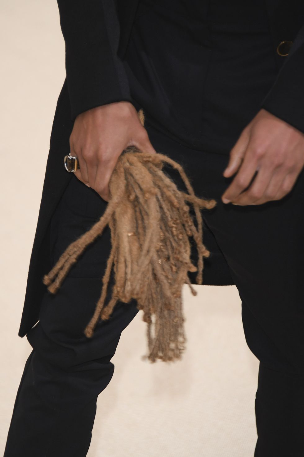 Finger, Joint, Wrist, Style, Fashion, Gesture, Waist, Thumb, Dreadlocks, Long hair, 