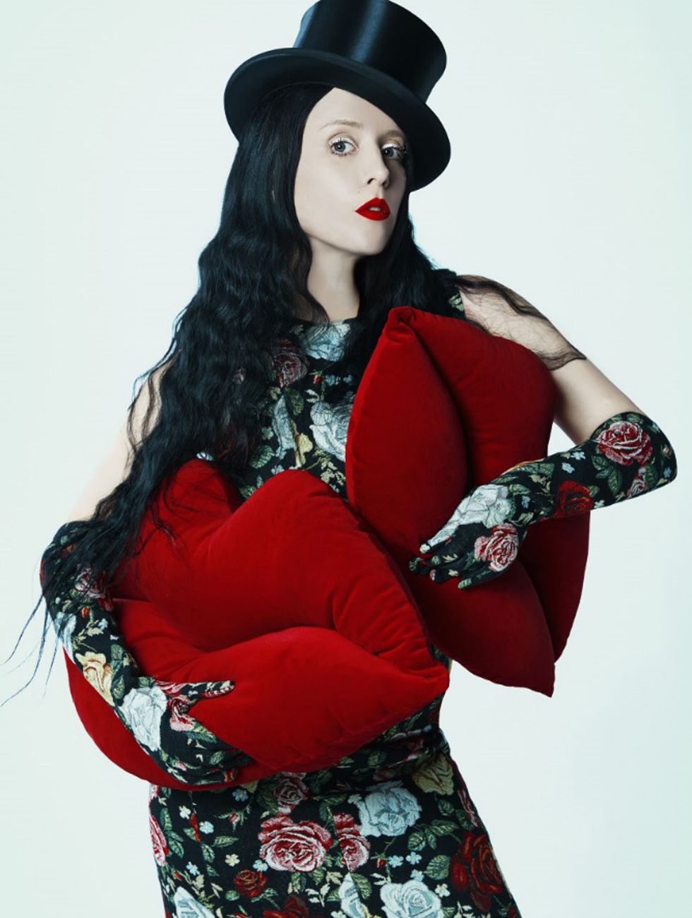 Red, Costume, Photo shoot, Black hair, Fashion accessory, Doll, Hat, Style, Costume accessory, 
