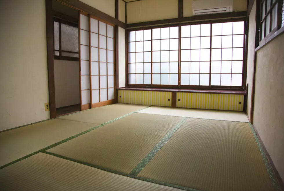 Shōji, Architecture, Daylighting, Property, Room, Floor, Door, Window, Interior design, Home door, 