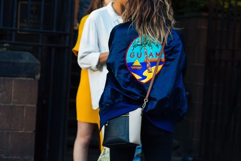 Blue, Cobalt blue, Electric blue, Clothing, Yellow, Shoulder, Outerwear, Standing, Snapshot, Fashion, 