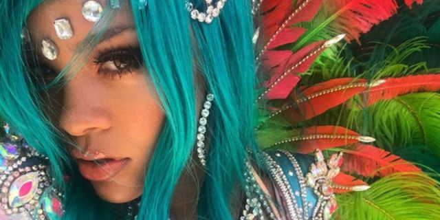 Hair, Face, Turquoise, Green, Hairstyle, Beauty, Eyebrow, Hair coloring, Aqua, Nose, 