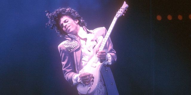 Pantone brengt eerbetoon aan Prince met Love Symbol #2