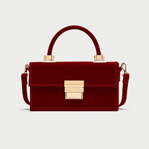 Handbag, Bag, Fashion accessory, Red, Leather, Product, Shoulder bag, Maroon, Luggage and bags, Material property, 