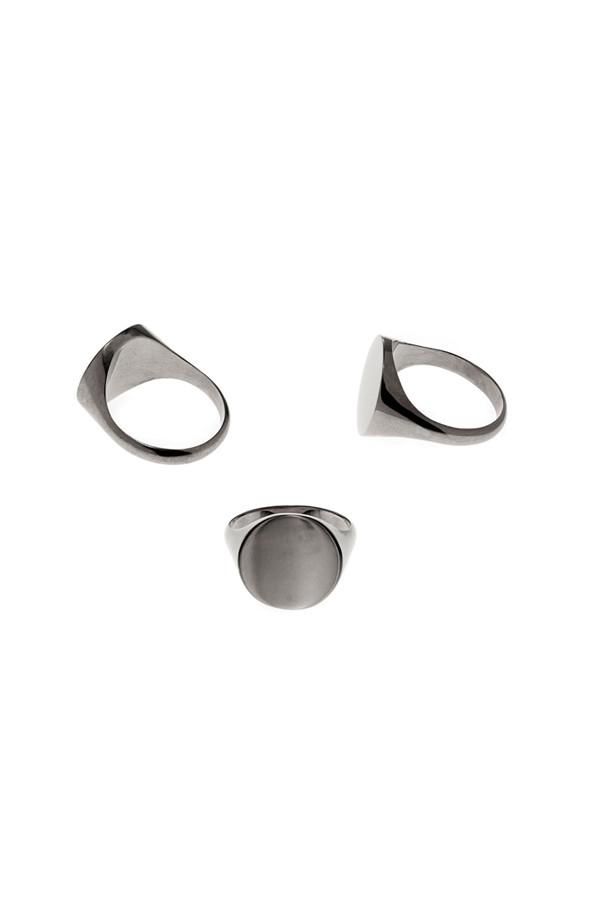 Fashion accessory, Jewellery, Metal, Silver, Circle, Oval, Ring, Auto part, Earrings, Platinum, 