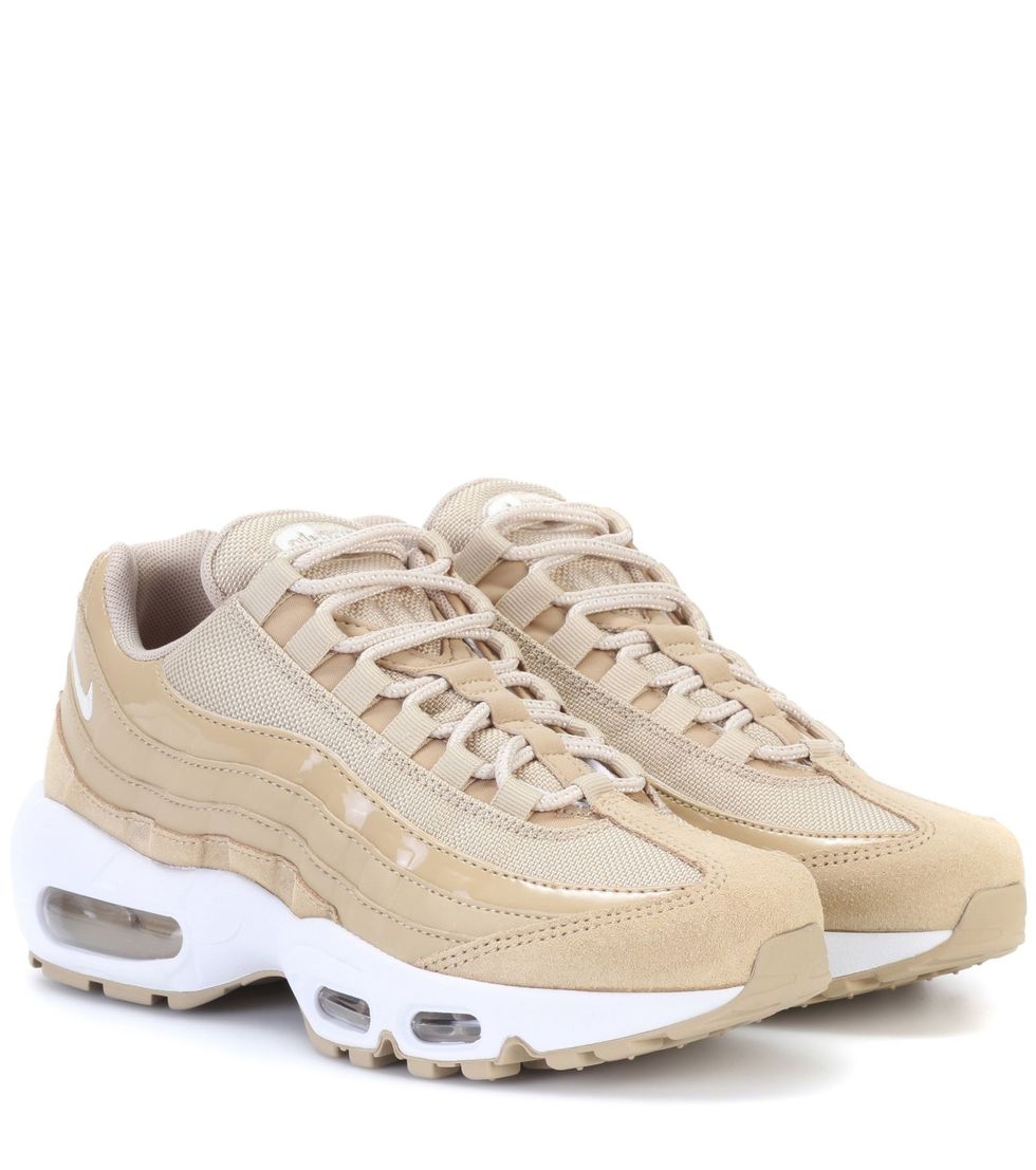 <p>Nike Air Max&nbsp;- <a href="http://rstyle.me/~aaTsY" target="_blank" data-tracking-id="recirc-text-link">€ 160</a></p>