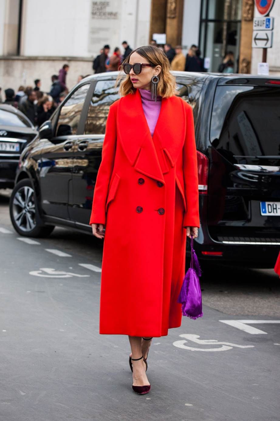 Clothing, Street fashion, Coat, Fashion, Red, Pink, Trench coat, Outerwear, Snapshot, Overcoat, 