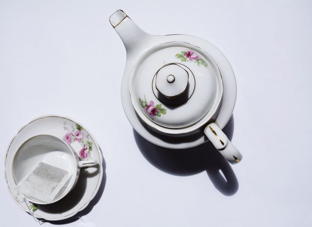 Product, Lid, Kettle, Ceramic, Teapot, Font, Tableware, Cookware and bakeware, 