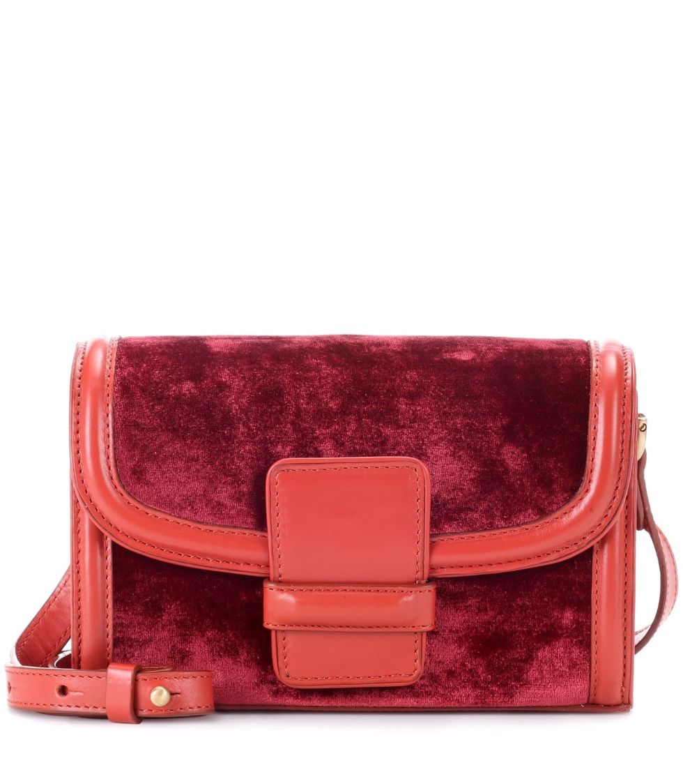Bag, Red, Handbag, Magenta, Leather, Product, Purple, Maroon, Fashion accessory, Messenger bag, 