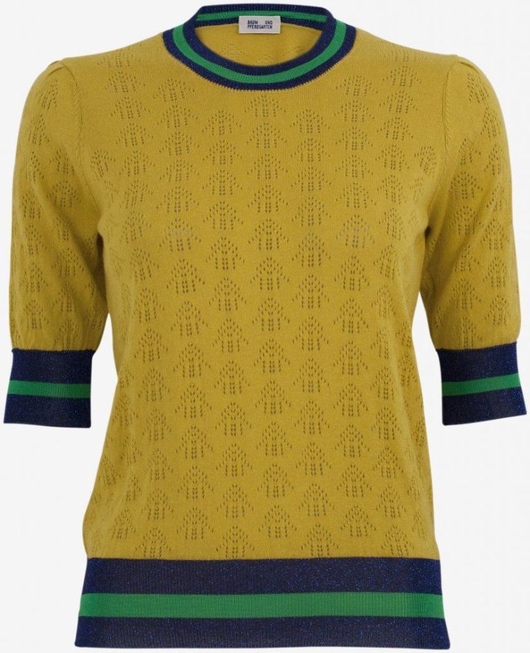 Clothing, Sleeve, Yellow, Green, T-shirt, Jersey, Neck, Outerwear, Sweater, Top, 