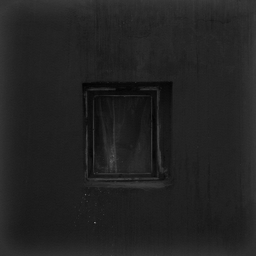 Black, Darkness, Room, Rectangle, Wallet, Square, 