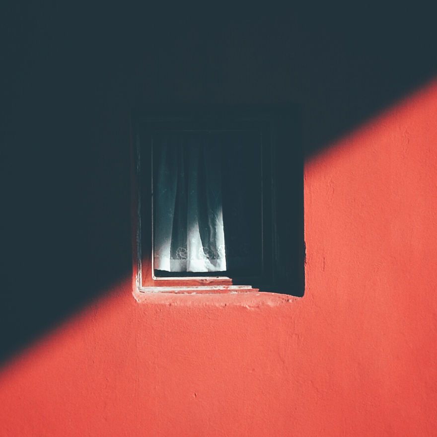 Red, Blue, Wall, Light, Orange, Line, Sky, Tints and shades, Room, Material property, 
