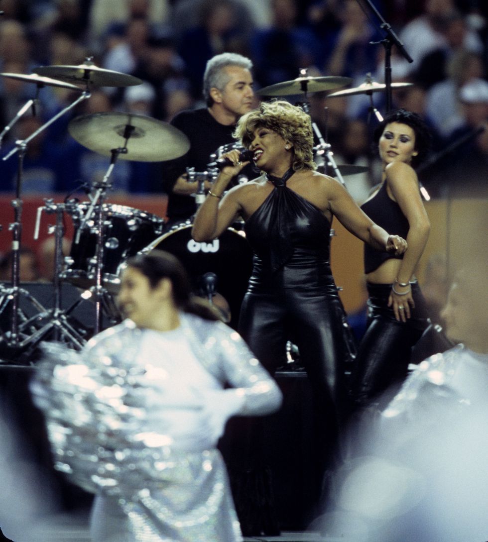 Tina Turner tijdens de Super Bowl halftime show in 2000