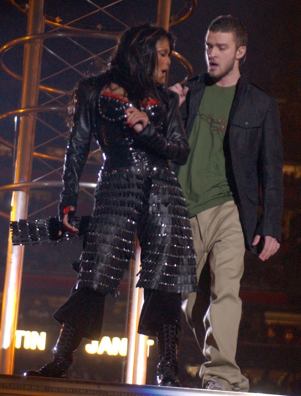 Janet Jackson en Justin Timberlake tijdens de Super Bowl halftime show in 2004