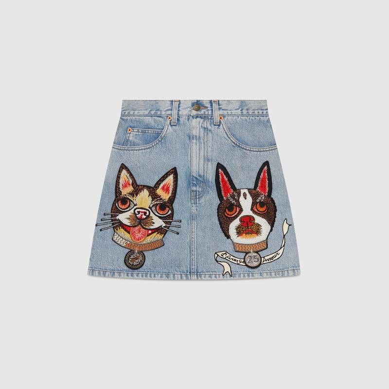 <p>€1200,- via <a href="https://www.gucci.com/nl/en_gb/pr/women/womens-ready-to-wear/womens-skirts/womens-denim-skirt-with-orso-and-bosco-p-467267XRA384048?position=6&amp;listName=CNY_EU&amp;categoryPath=Gifts/Chinese-New-Year" data-tracking-id="recirc-text-link">gucci.com</a></p>