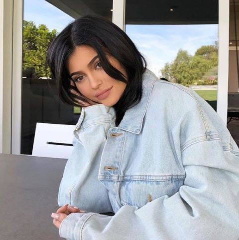 Kylie Jenner showt baby Stormi