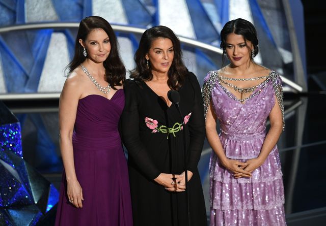 Harvey Weinstein-aanklagers Ashley Judd, Annabella Sciorra en Salma Hayek tijdens de Oscars 2018