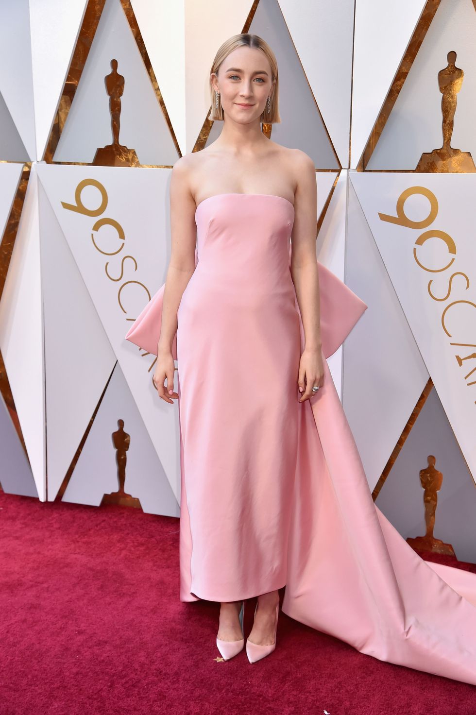 Red carpet, Carpet, Dress, Clothing, Flooring, Pink, Shoulder, Gown, Fashion, Hairstyle, 