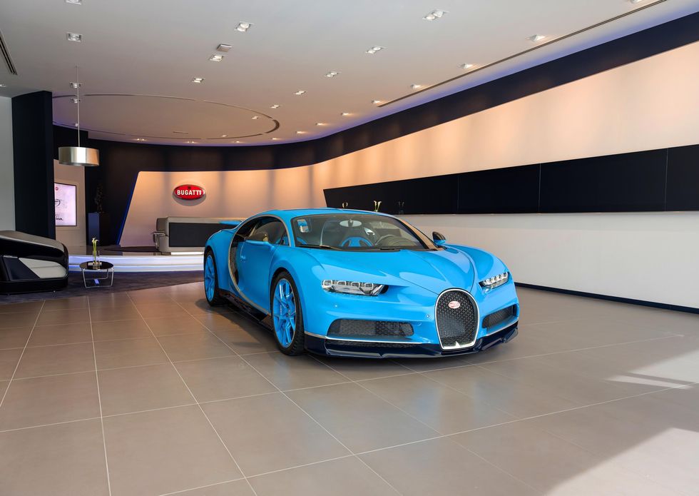 Land vehicle, Vehicle, Car, Automotive design, Blue, Sports car, Bugatti, Supercar, Auto show, Bugatti veyron, 