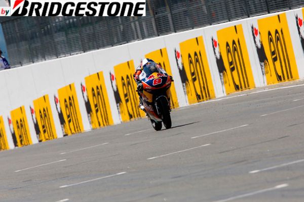Motorcycle, Motorcycling, Yellow, Race track, Motorcycle racing, Motorsport, Motorcycle racer, Racing, Competition event, Automotive tire, 