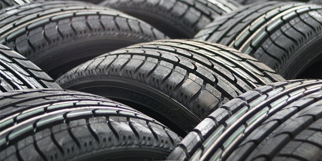 Tire, Automotive tire, Automotive wheel system, Automotive exterior, Rim, Synthetic rubber, Tread, Auto part, Carbon, Black, 