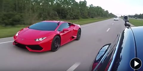 Tesla Model S VS. Lamborghini Huracán: ¿cual 'enchufa' más?