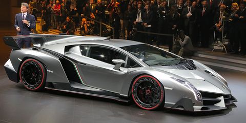 Los 13 Lamborghini Veneno, llamados a revisión