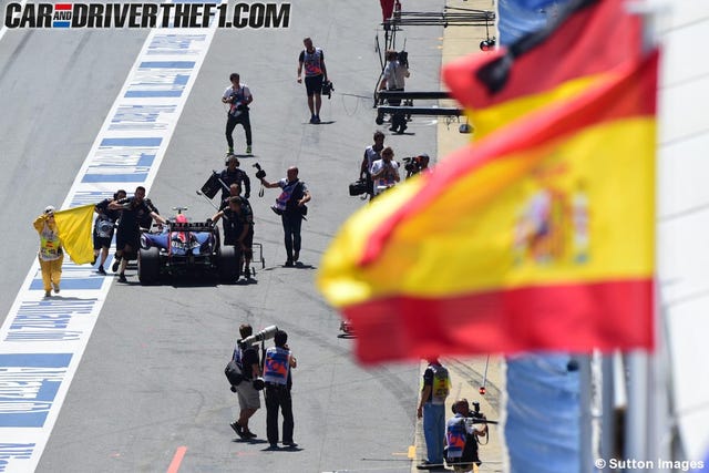 Flag, Pedestrian, Parallel, Baggage, Lane, Banner, Advertising, Racing, Walking, Crew, 